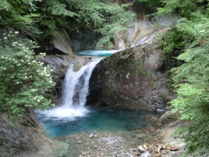 セラピー渓谷として有名な「西沢渓谷」とホテル